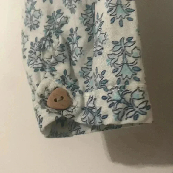 Carter’s Kid’s Top Size 4T  - Picture 3 of 6